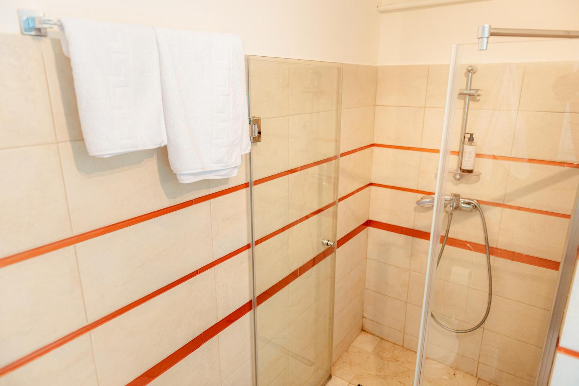 Downtown Apartment Boutique Green Garden Unirii 布加勒斯特 外观 照片